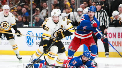 Elias Lindholm utgick skadad mot Rangers