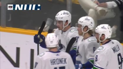 Hoglander redirige le tir de Hughes