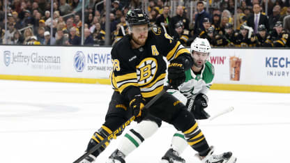 Pastrňák tromi bodmi pomohol Bruins k ďalšej výhre
