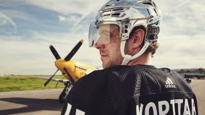 Kopitar-Silver-Helmet-Tarmac