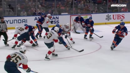 Holmstrom complète la marque