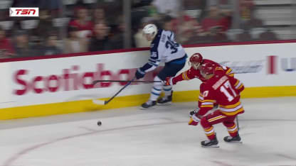 WPG@CGY: Ford scores goal against Dustin Wolf