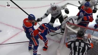 Kane jams it in