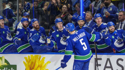Första målet i NHL för Tom Willander när Vancouver Canucks vann