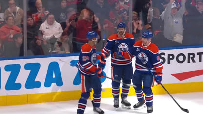 CHI@EDM: Podkolzin scores empty-net goal