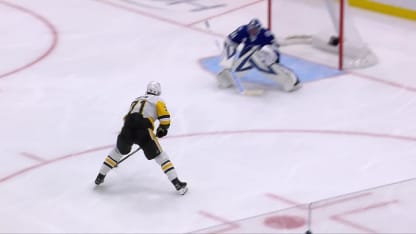 PIT@TBL: Malkin scores goal against Jonas Johansson
