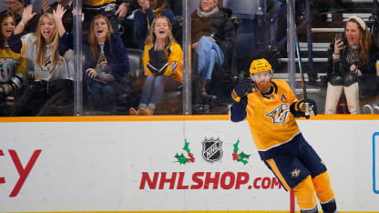 girlsohappyshecapturedonphoneellis_2