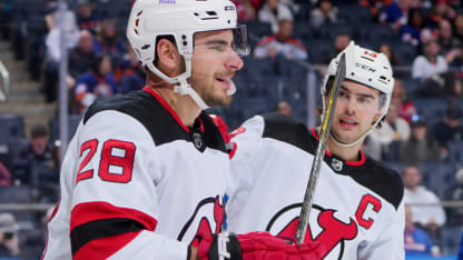 Meier und Hischier fuehren Devils zum ersten Saisonsieg