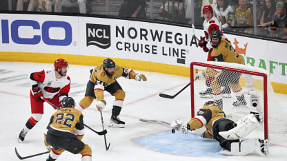 Hart robs Svechnikov