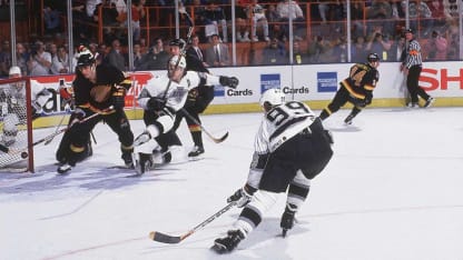 Wayne-Gretzky-Scores-802nd-Goal-LA-Kings-'90s-Era-Heritage-Jerseys