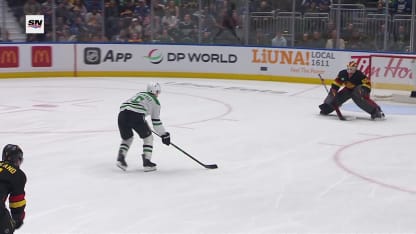 DAL@VAN: Tolopilo with a great save against Nils Lundkvist