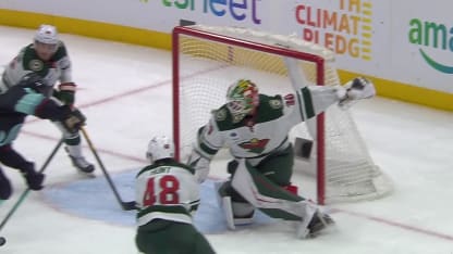 MIN@SEA: Beniers scores PPG against Jesper Wallstedt