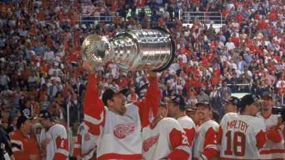 red wings cup