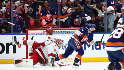 Islanders stay alive with 2OT win against Hurricanes