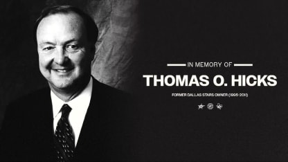Stars hold moment of silence for Thomas O. Hicks