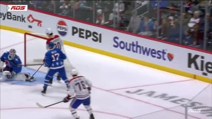 Lane Hutson marque un but c. l'Avalanche du Colorado