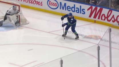 LAK@VAN: Kuemper with a great save against Brock Boeser