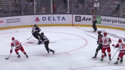 CAR@LAK: Staal scores goal against Anton Forsberg