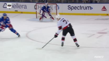 Tkachuk marque son 200e but avec un laser