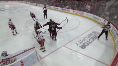 NYI@CAR: Martinook scores goal against Ilya Sorokin