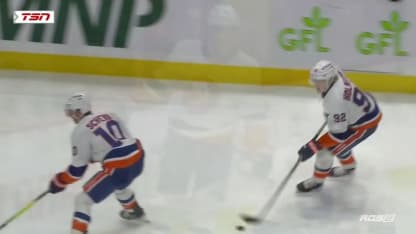 Schenn complète Holmstrom en contre-attaque