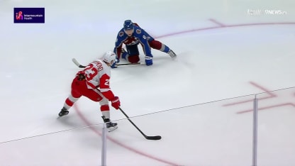 Raymond rejoint Kasper en début de match