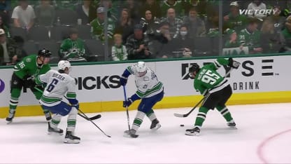 Granlund porte un coup dur aux Canucks