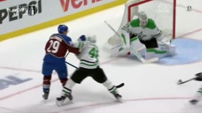 Un drôle de but pour MacKinnon