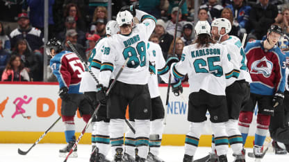 20190102-sharks-avalanche-team-celebrate-web