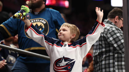 5th Line Celebration Fan Carousel 5