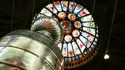 HHOF_Cup_under_stained_glass_light_ceiling