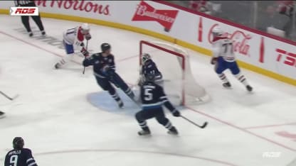 MTL@WPG: Gallagher marque un but en A.N. contre Connor Hellebuyck