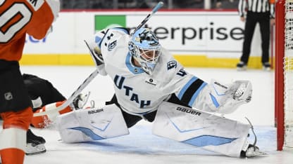 Vanecek shuts out Flyers, earns his 100th career win