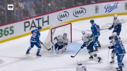 Boeser complète son triplé dans le filet désert