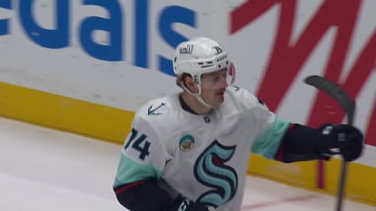 SEA@VAN: McMann scores goal against Nikita Tolopilo