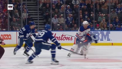 McDavid en met plein la vue à Toronto