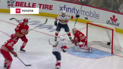 FLA@DET: Tkachuk scores PPG against John Gibson