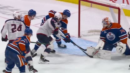 Jenner redirige la passe de Fabbro