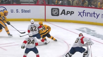 FLA@PIT: Soderblom scores goal against Daniil Tarasov