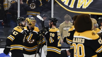 Lindholm Korpisalo levererade vinst åt tränare Sacco i Bruins-debuten