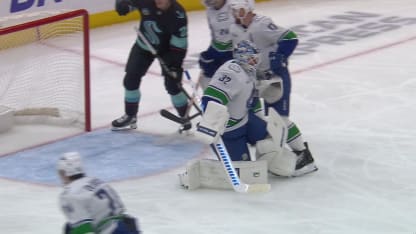 VAN@SEA: Dunn scores goal against Kevin Lankinen