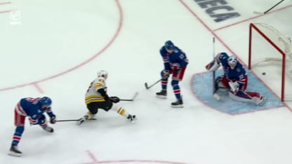 NYR@BOS: Minten marque un but contre Jonathan Quick