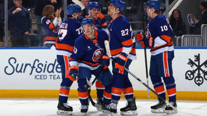 En español: Barzal aumenta la ventaja de Islanders