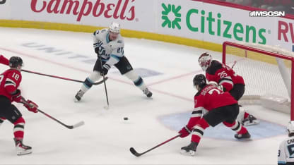 UTA@NJD: Markstrom with a great save against Michael Carcone