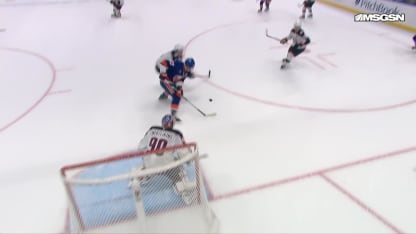 CBJ@NYI: Schaefer scores goal against Elvis Merzlikins