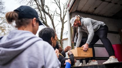 Canes Deliver Turkeys For Area Families