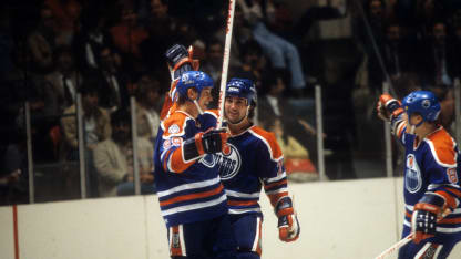 Gretzkyn NHL uran päättymisestä pian 25 vuotta