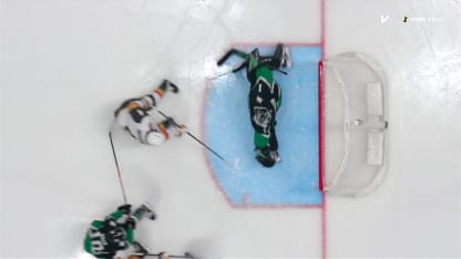 DeSmith flashes glove