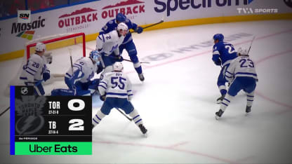 Vasilevskiy étend la jambière devant Nylander