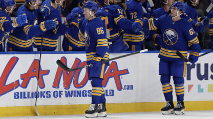 Första NHL-målet för Buffalo Sabres forward Noah Östlund